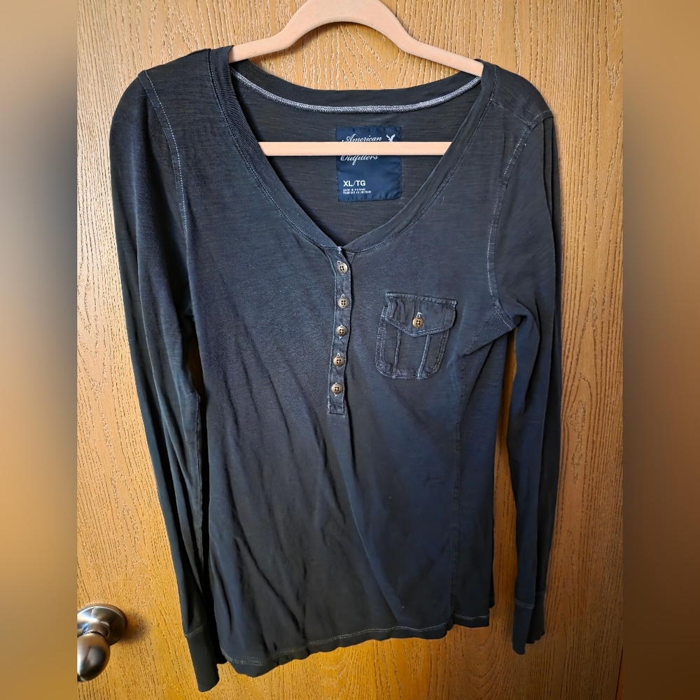 Breaking Dawn Part I Bella Swan American Eagle Henley